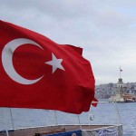 乙女の塔とトルコ国旗