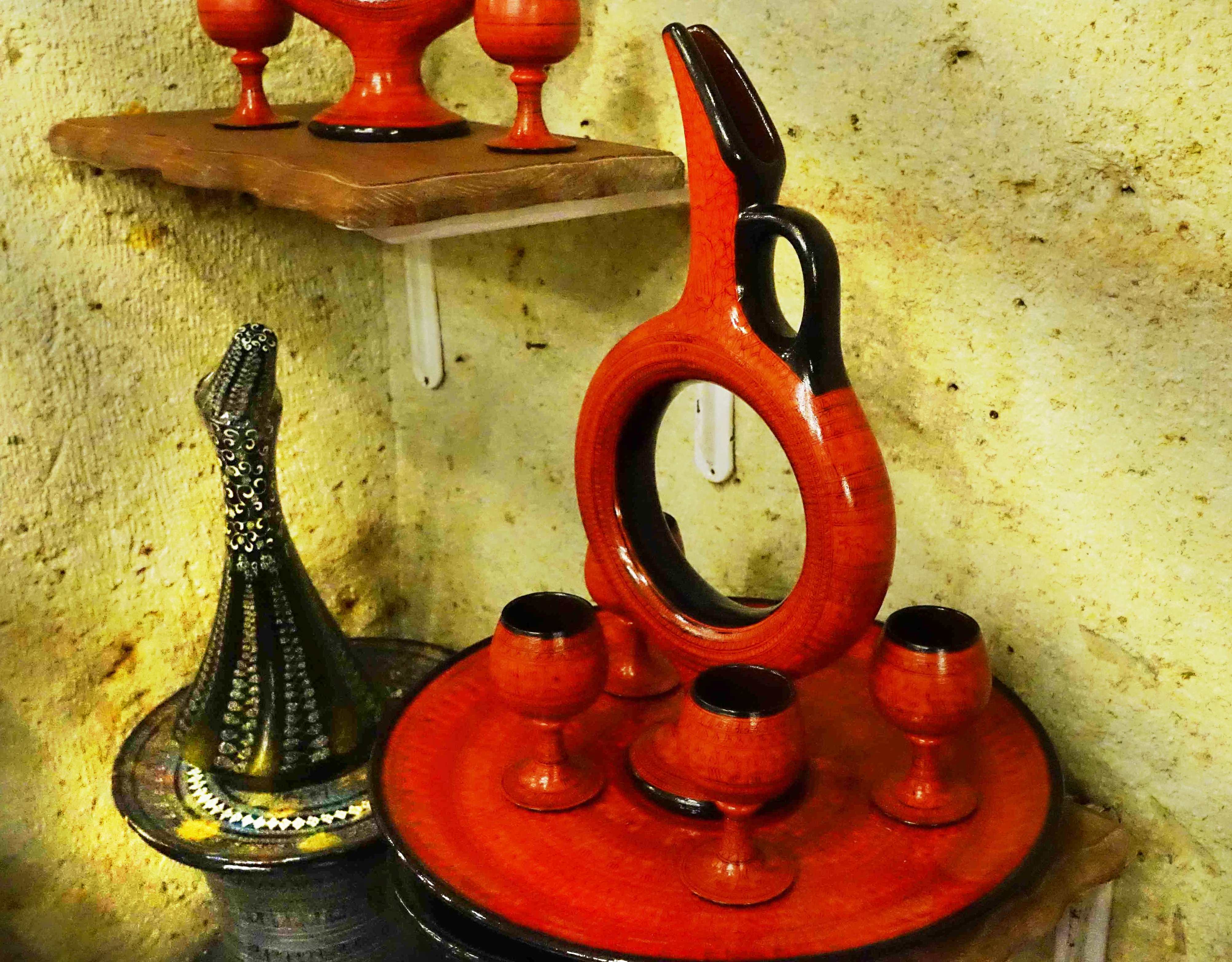 伝統的なワインピッチャー陶器（トルコ）